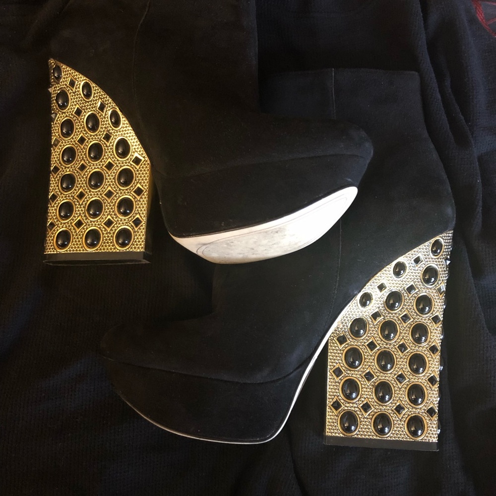 Boutique 9 Rare Vintage Booties...